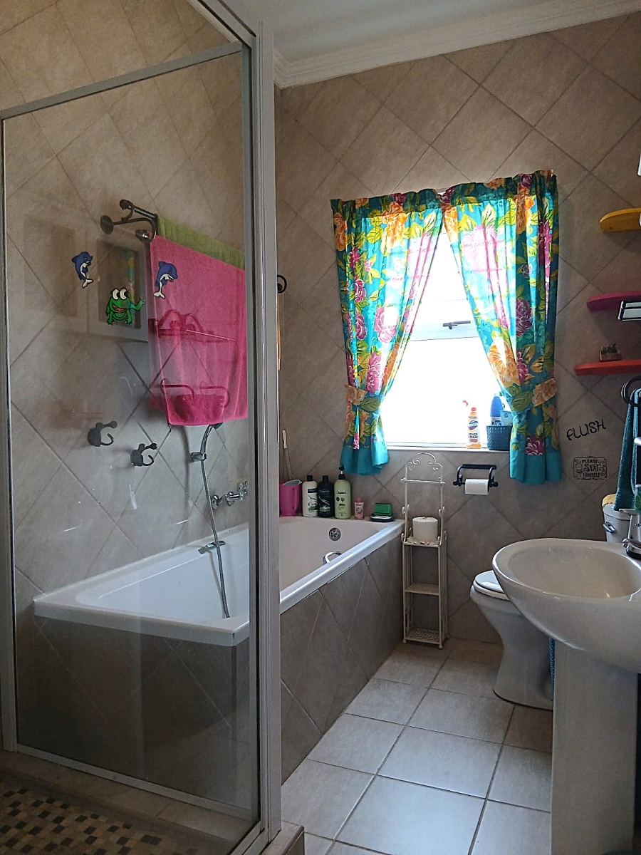 2 Bedroom Property for Sale in Fountains Estate Eastern Cape